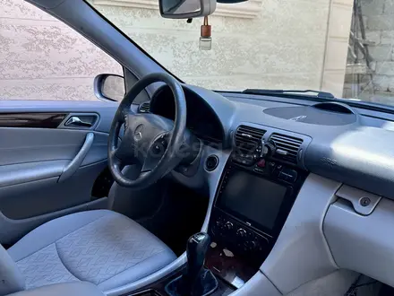 Mercedes-Benz C 200 2001 года за 2 650 000 тг. в Тараз – фото 2