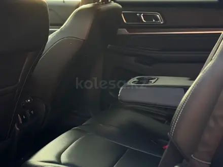 Ford Explorer 2018 года за 12 500 000 тг. в Алматы – фото 15