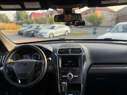 Ford Explorer 2018 года за 12 500 000 тг. в Алматы – фото 23