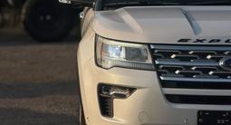 Ford Explorer 2018 года за 12 500 000 тг. в Алматы – фото 3
