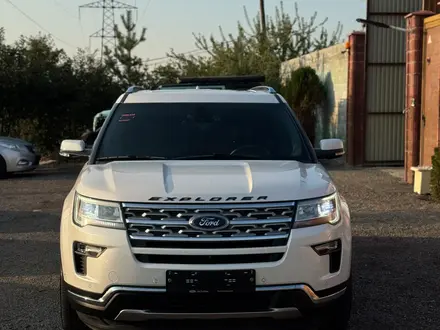 Ford Explorer 2018 года за 12 500 000 тг. в Алматы – фото 2
