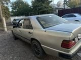 Mercedes-Benz E 200 1991 года за 600 000 тг. в Шу – фото 4