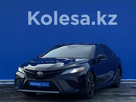 Toyota Camry 2018 года за 15 010 000 тг. в Алматы