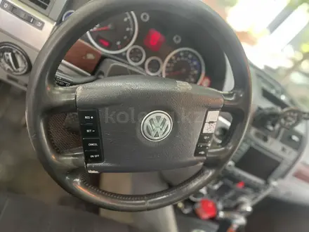 Volkswagen Touareg 2005 года за 4 400 000 тг. в Алматы – фото 14