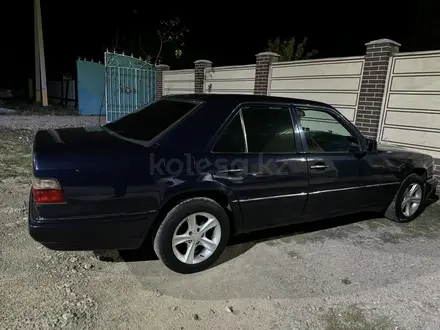 Mercedes-Benz E 220 1994 года за 2 200 000 тг. в Тараз – фото 5