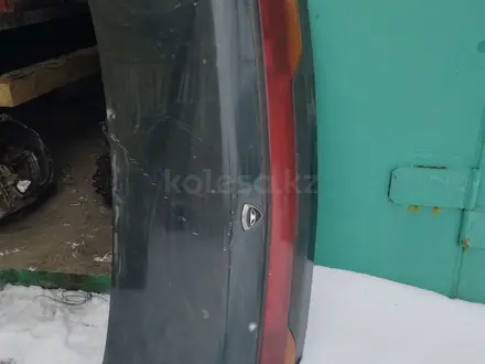 Крышка багажника Daewoo Espero за 30 000 тг. в Караганда – фото 2