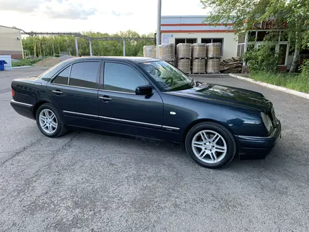 Mercedes-Benz E 200 1997 года за 2 800 000 тг. в Темиртау – фото 3