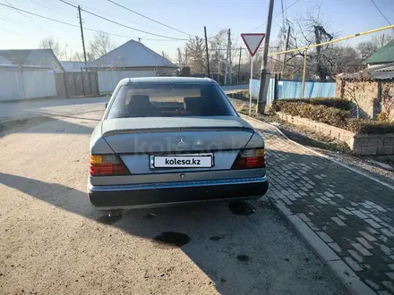 Mercedes-Benz E 300 1992 года за 1 200 000 тг. в Шамалган – фото 3