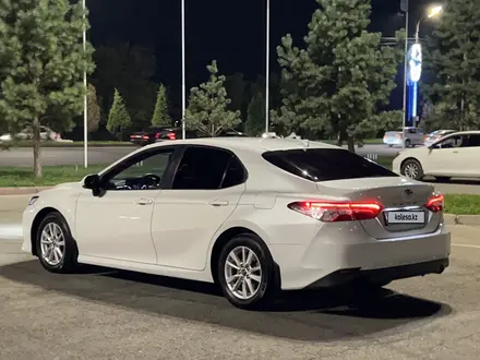 Toyota Camry 2019 года за 13 450 000 тг. в Тараз – фото 9