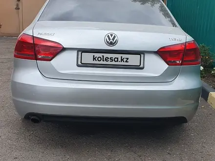 Volkswagen Passat 2014 года за 7 800 000 тг. в Караганда – фото 5