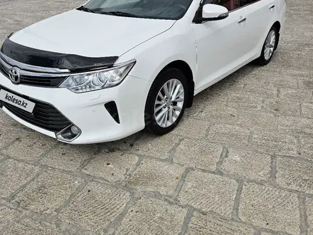 Toyota Camry 2015 года за 11 500 000 тг. в Жанаозен – фото 2