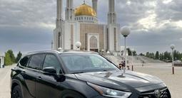 Toyota Highlander 2021 года за 17 500 000 тг. в Актобе