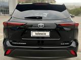 Toyota Highlander 2021 года за 17 500 000 тг. в Актобе – фото 3