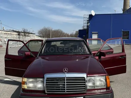 Mercedes-Benz E 230 1992 года за 1 000 000 тг. в Алматы – фото 5