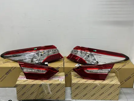 Фонарь, крышка багажника, фартук, усилитель бампера Toyota Camry 70 за 100 000 тг. в Алматы