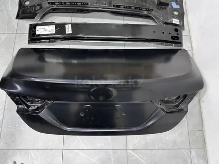 Фонарь, крышка багажника, фартук, усилитель бампера Toyota Camry 70 за 100 000 тг. в Алматы – фото 8