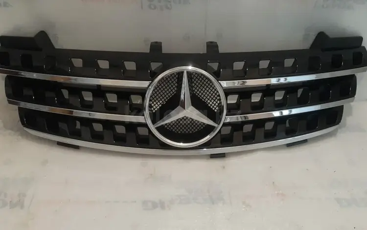 Mercedes-benz w164 ML Центральная решётка радиатора.үшін75 000 тг. в Караганда