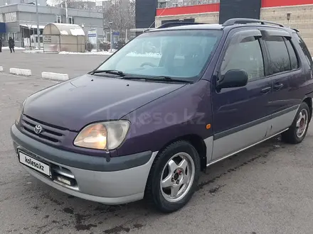 Toyota Raum 1997 года за 1 750 000 тг. в Алматы – фото 2