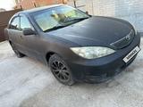 Toyota Camry 2002 года за 2 800 000 тг. в Байконыр – фото 2