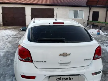 Chevrolet Cruze 2014 года за 2 900 000 тг. в Кульсары – фото 4