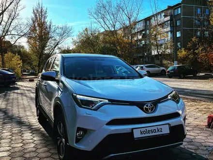 Toyota RAV4 2016 года за 12 500 000 тг. в Караганда – фото 3