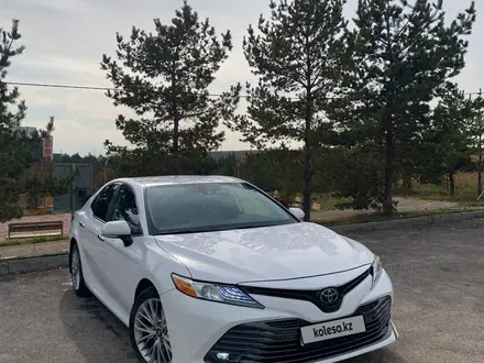 Toyota Camry 2019 года за 11 500 000 тг. в Алматы