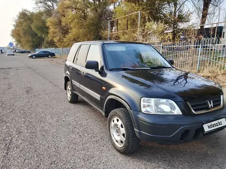 Honda CR-V 1997 года за 2 800 000 тг. в Алматы – фото 2