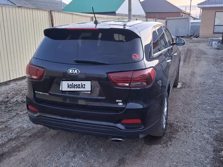 Kia Sorento 2018 года за 7 000 000 тг. в Уральск – фото 2