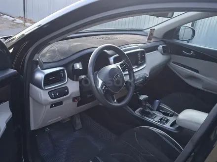 Kia Sorento 2018 года за 7 000 000 тг. в Уральск – фото 6