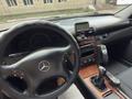 Mercedes-Benz C 180 2002 года за 2 244 117 тг. в Астана – фото 30