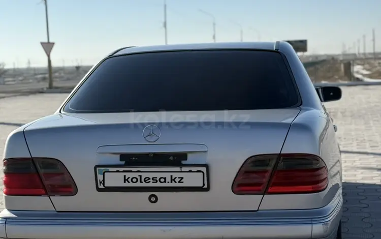 Mercedes-Benz E 320 2001 годаfor5 300 000 тг. в Актау