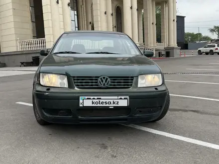 Volkswagen Bora 1999 года за 1 150 000 тг. в Алматы – фото 4