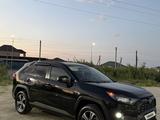 Toyota RAV4 2021 года за 14 500 000 тг. в Актау – фото 3