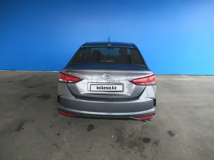 Hyundai Accent 2022 года за 6 617 325 тг. в Шымкент – фото 2