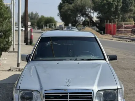 Mercedes-Benz E 220 1990 года за 1 500 000 тг. в Жаркент – фото 2