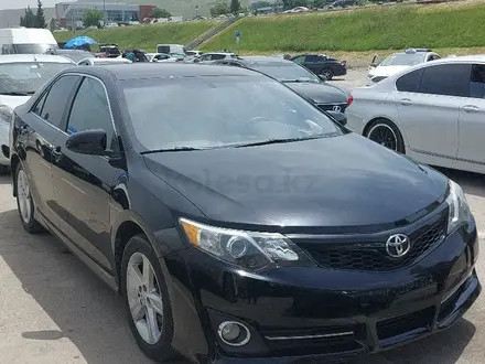 Toyota Camry 2014 года за 6 200 000 тг. в Актобе – фото 12