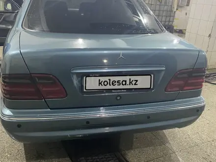 Mercedes-Benz E 280 2001 года за 4 300 000 тг. в Павлодар – фото 5