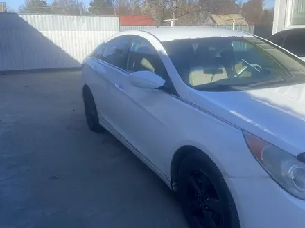 Hyundai Sonata 2011 года за 3 500 000 тг. в Актобе – фото 3