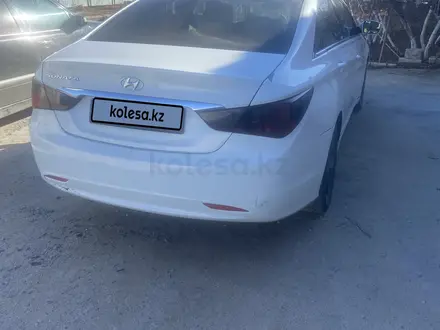 Hyundai Sonata 2011 года за 3 500 000 тг. в Актобе – фото 7