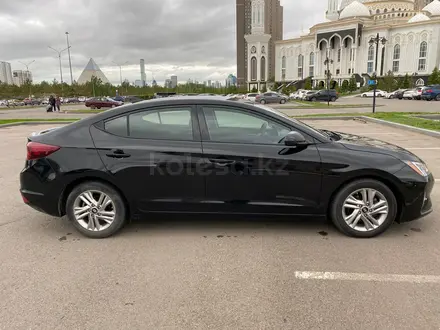 Hyundai Elantra 2019 года за 8 000 000 тг. в Астана – фото 4