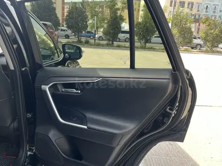 Toyota RAV4 2020 года за 12 300 000 тг. в Актау – фото 25