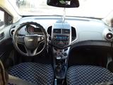 Chevrolet Aveo 2014 года за 3 300 000 тг. в Актобе – фото 4