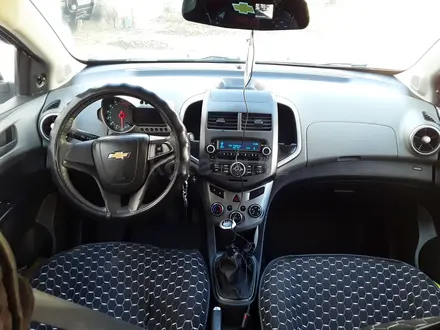 Chevrolet Aveo 2014 года за 3 500 000 тг. в Актобе – фото 3