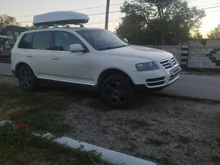 Volkswagen Touareg 2005 года за 5 500 000 тг. в Алматы – фото 40