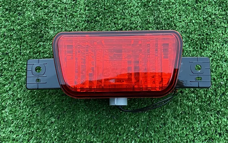 Задняя противотуманка на Митсубиси Паджеро 4 за 15 000 тг. в Алматы