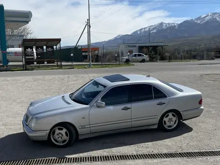 Mercedes-Benz E 230 1996 года за 2 450 000 тг. в Шымкент – фото 4