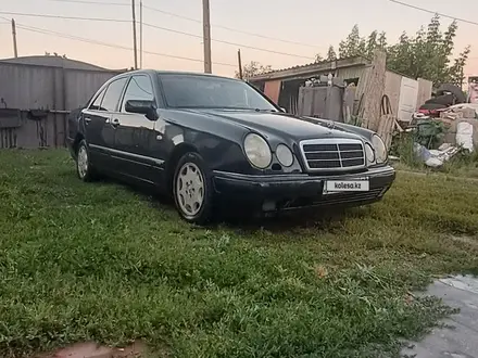 Mercedes-Benz E 200 1996 года за 2 000 000 тг. в Павлодар – фото 6