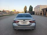 Toyota Camry 2024 года за 13 500 000 тг. в Актобе – фото 5