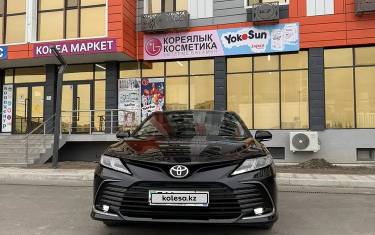 Toyota Camry 2023 года за 15 100 000 тг. в Актау