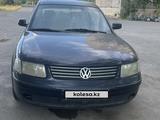 Volkswagen Passat 1997 года за 1 443 000 тг. в Аксу